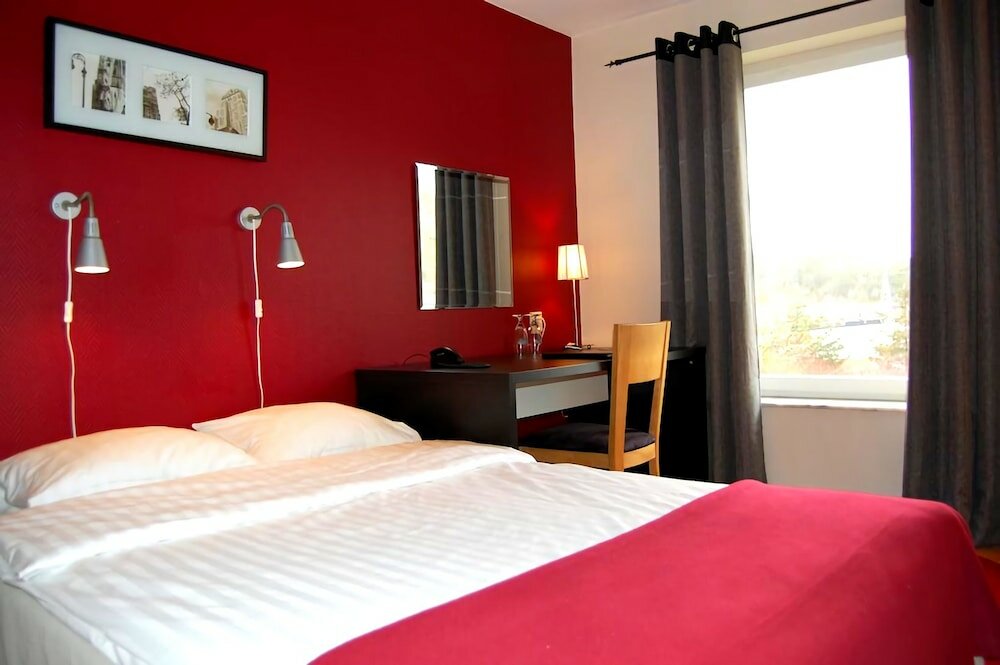 Фото Hotel Riverside