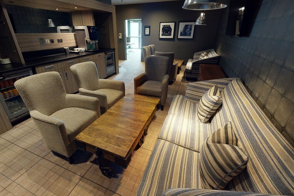 Фото Village Hotel Edinburgh