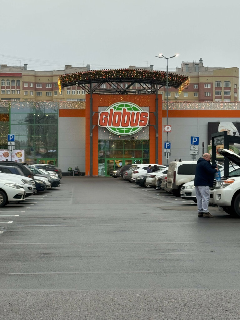 Shopping mall Globus, Tver, photo