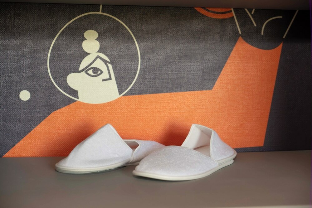 Фото Introvert Maria Luisa