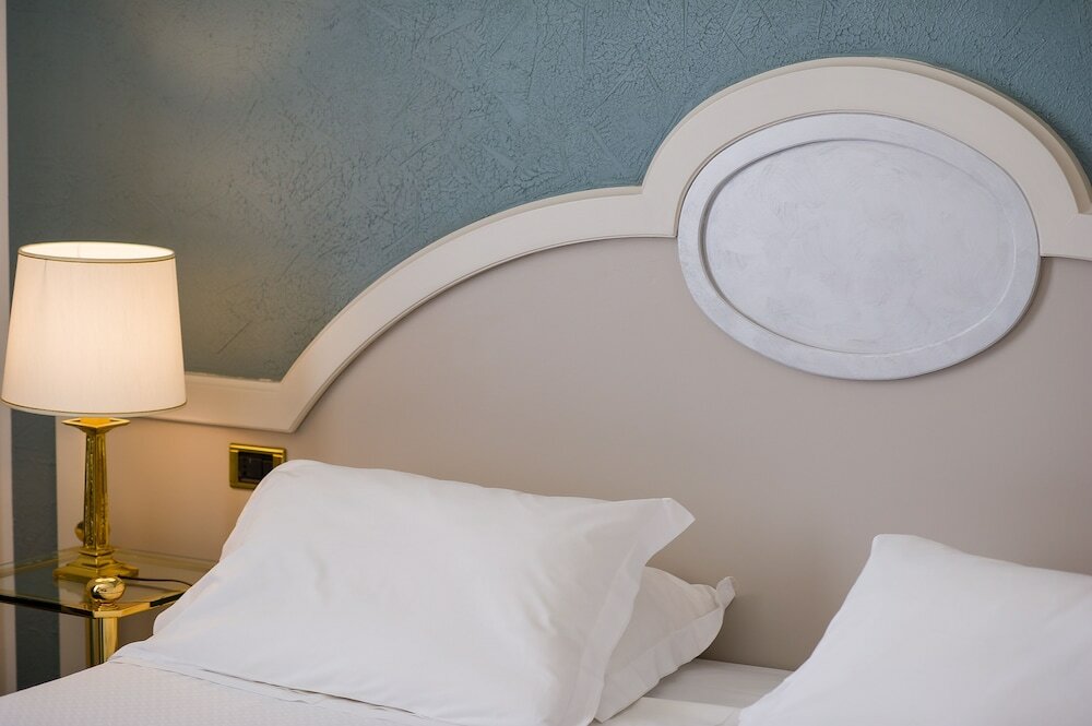 Фото Hotel Alli Due Buoi Rossi