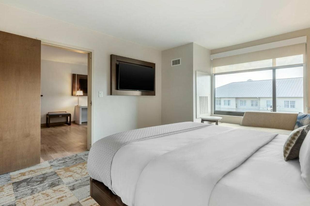 Фото Cambria Hotel Charleston Riverview