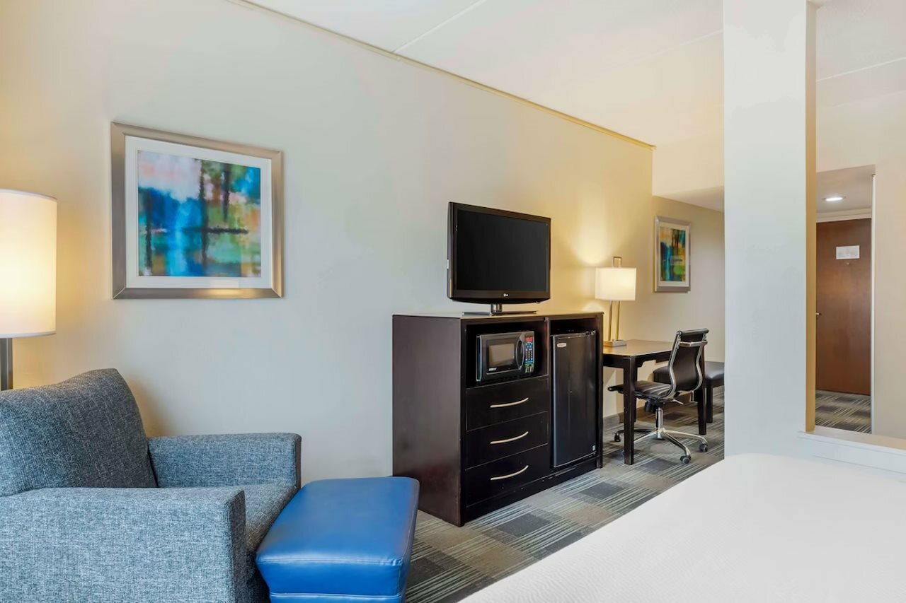 Фото Best Western Hartford Hotel & Suites