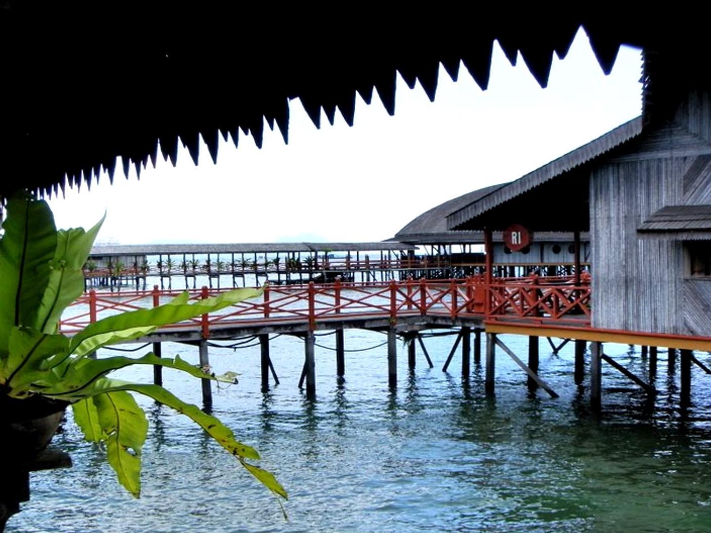 Фото Dragon Inn Floating Resort