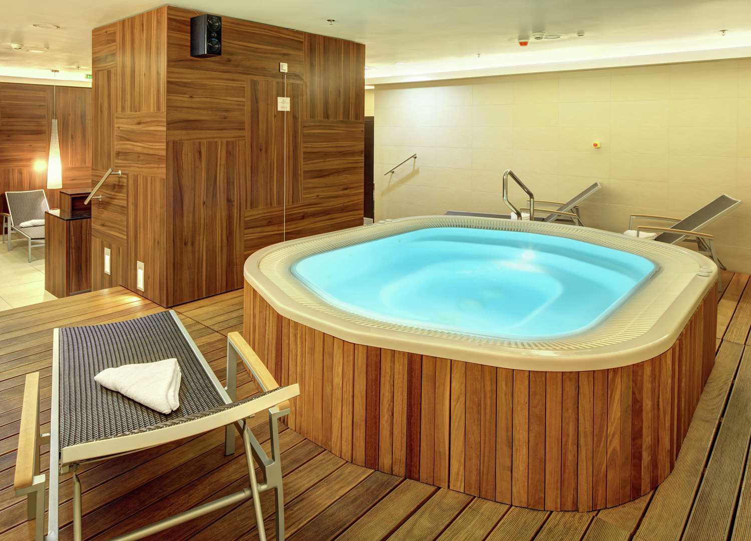 Фото DoubleTree by Hilton Hotel Kosice