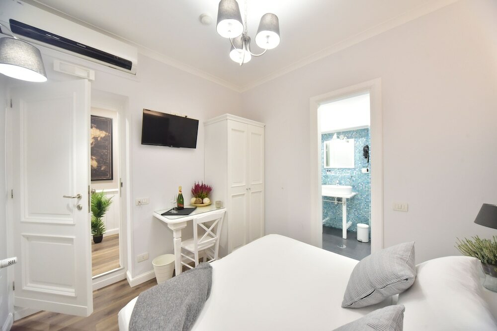 Фото Sacconi Palace Suite Roma