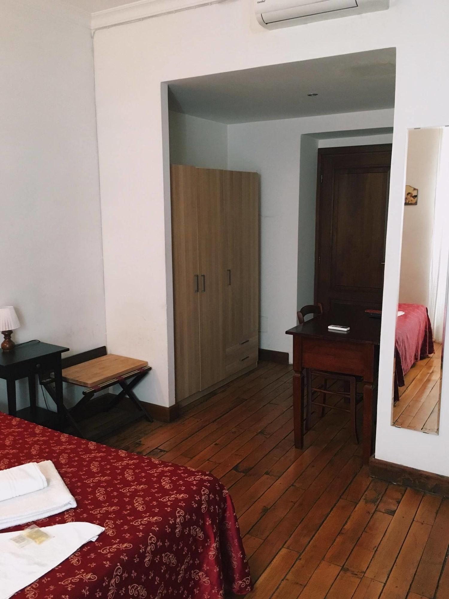 Фото B&b Roman Rooms