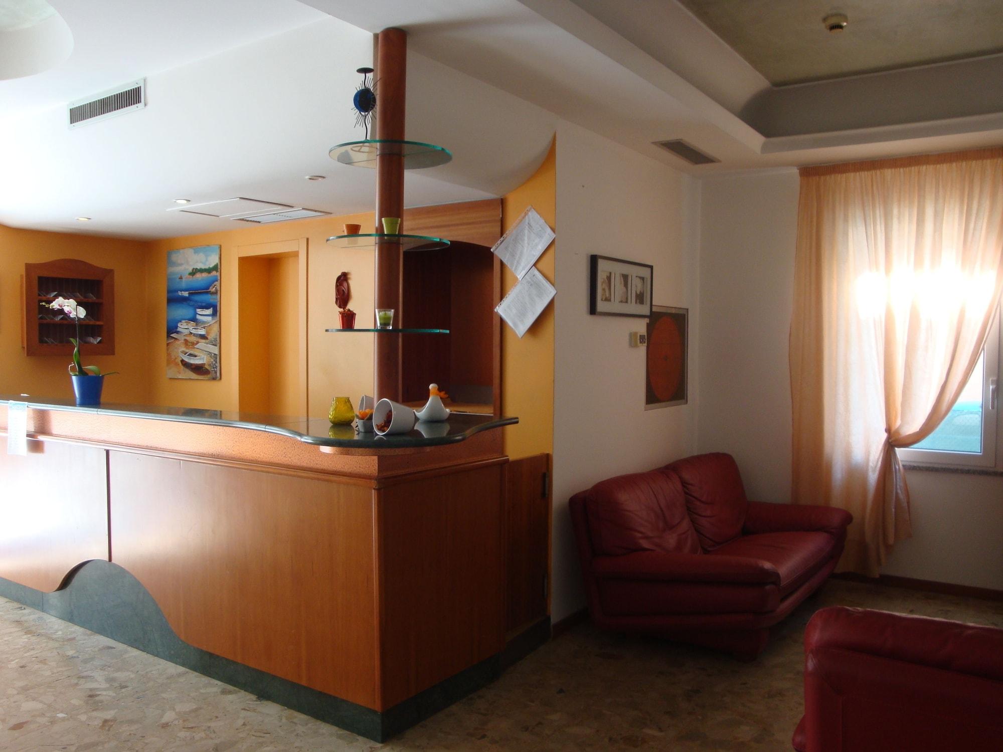 Фото Hotel Blue Moon