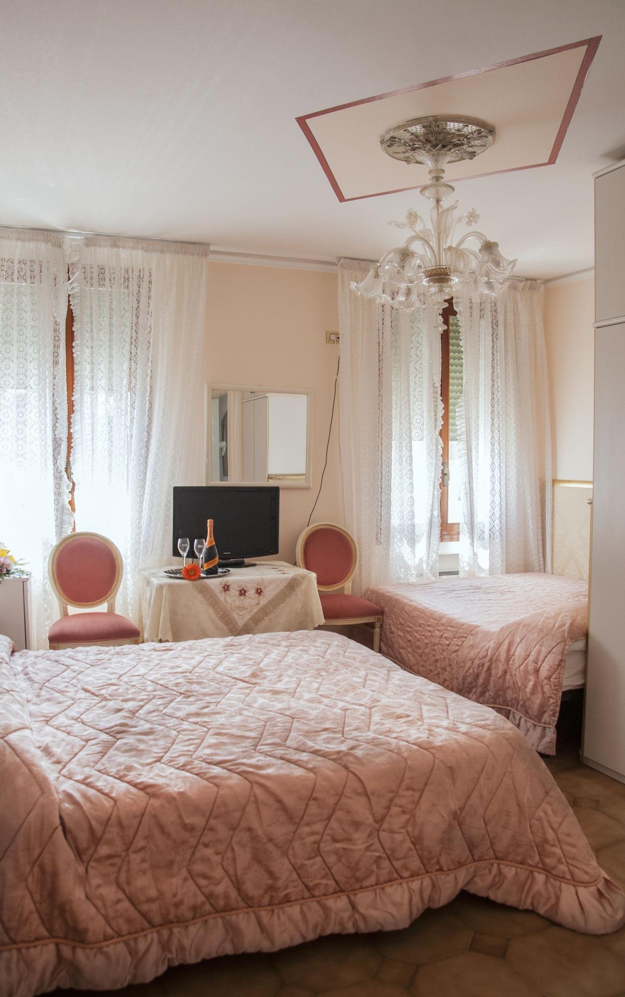 Фото Hotel Villa Serena