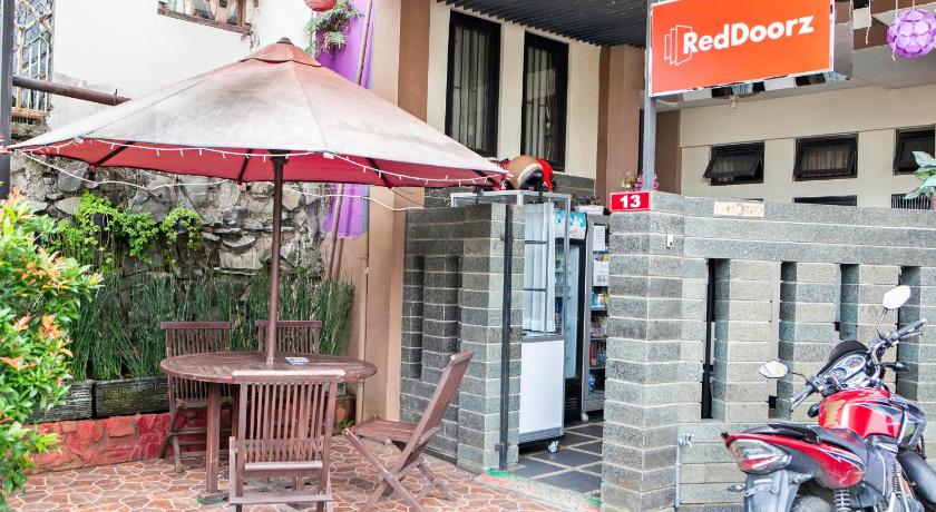 Фото RedDoorz Plus near Isola Upi