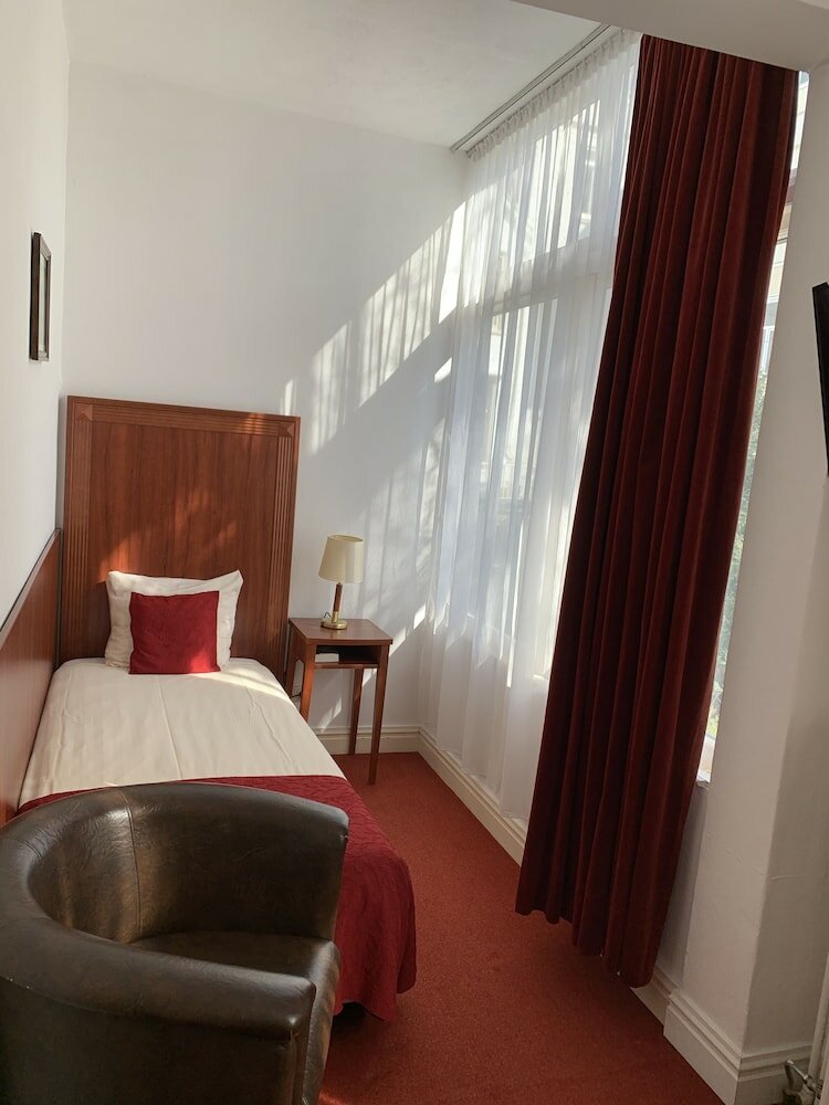 Фото Hotel Parklane