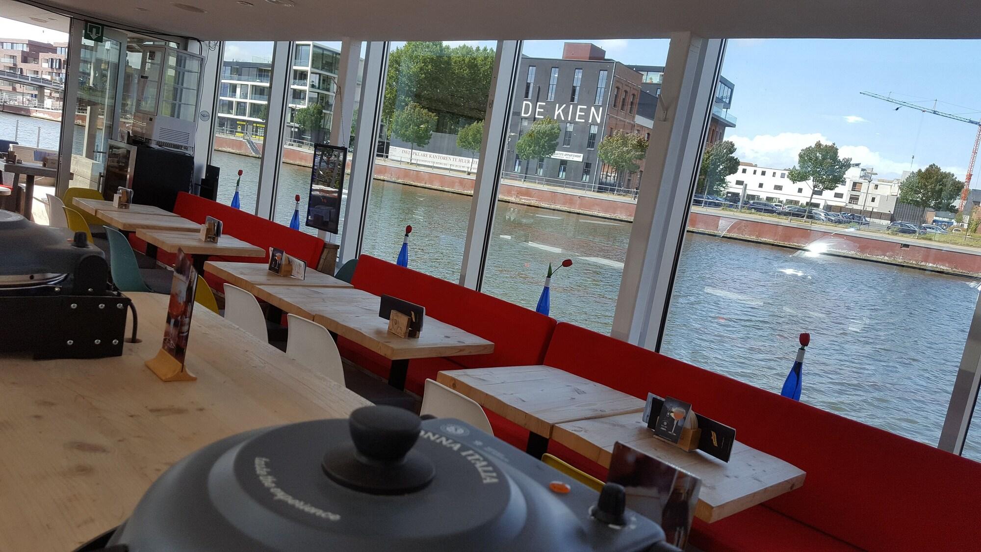 Фото Hotel Restaurant Brasserie Ahoi, Kortrijk