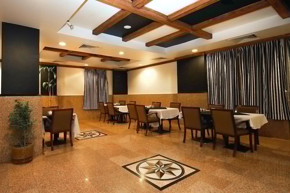 Фото LaVilla Hotel