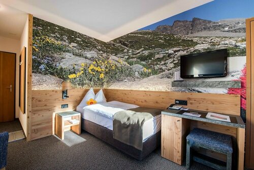 Внешний вид отеля Hotel Garni Chesa Mulin в Понтрезине, фото 4