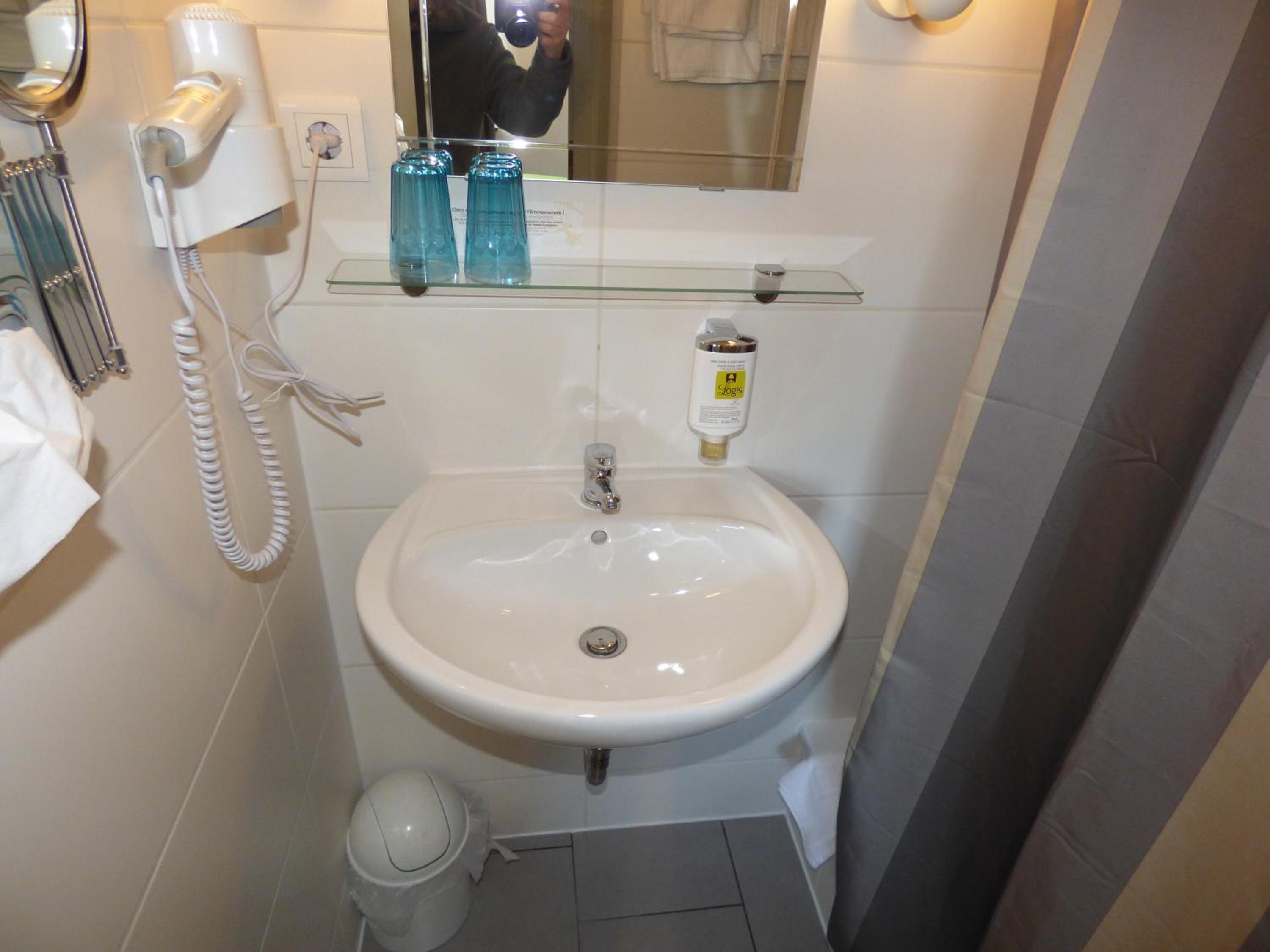 Фото Art Inn Hotel Dinslaken