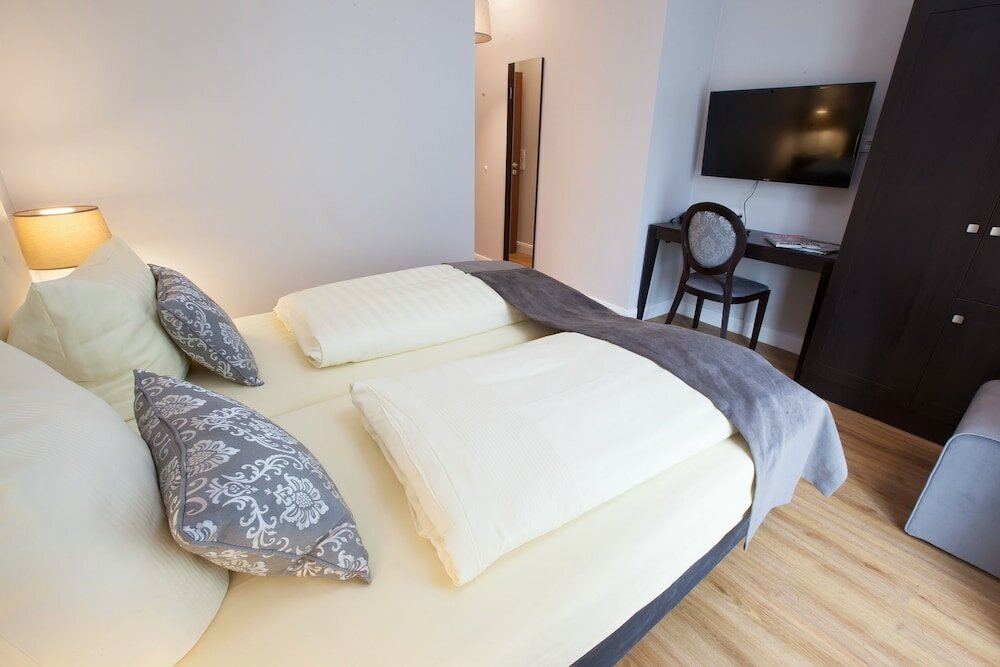 Фото Hotel Rheinischer Hof