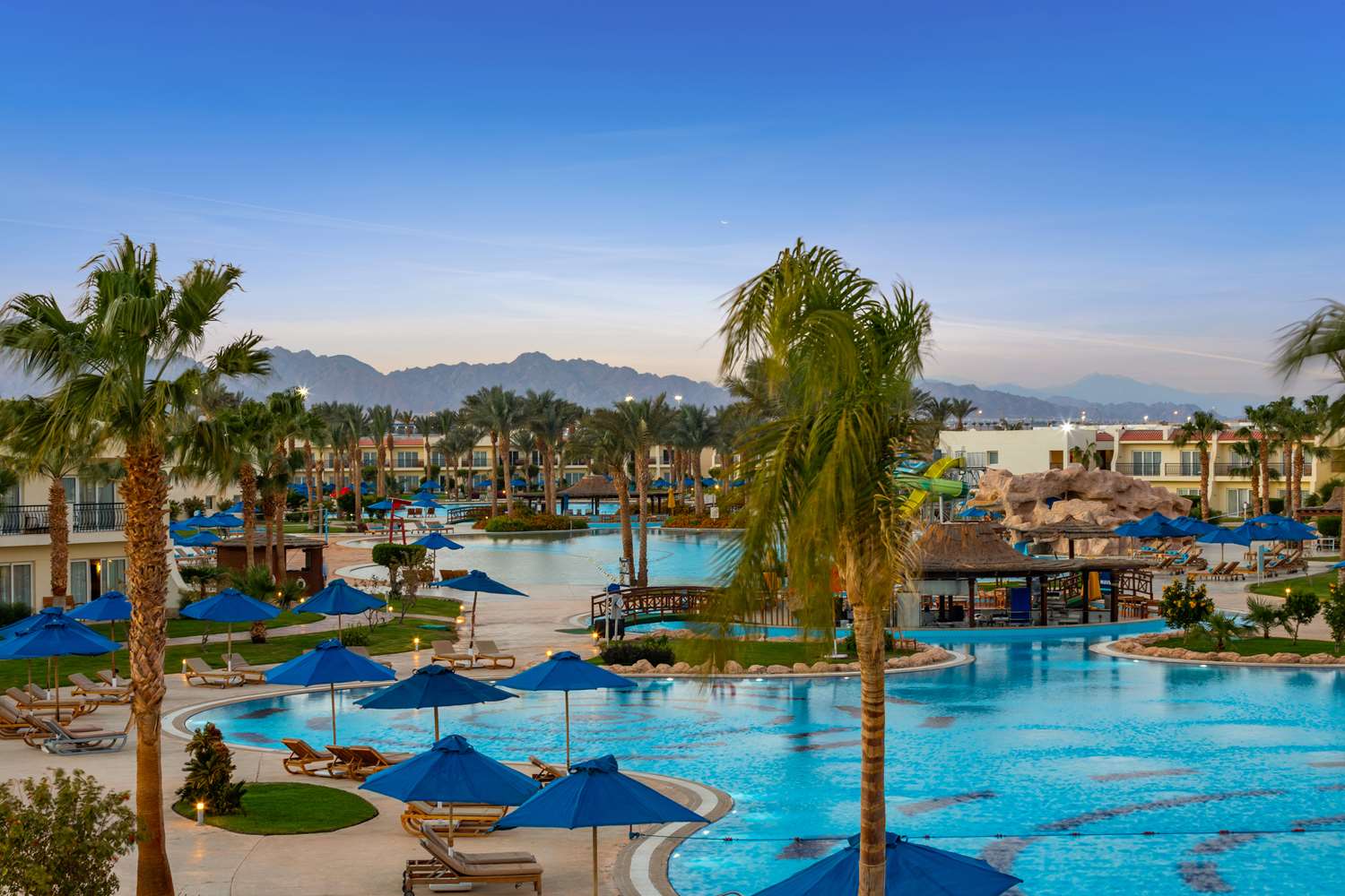 Фото DoubleTree by Hilton Sharm El Sheikh - Sharks Bay Resort