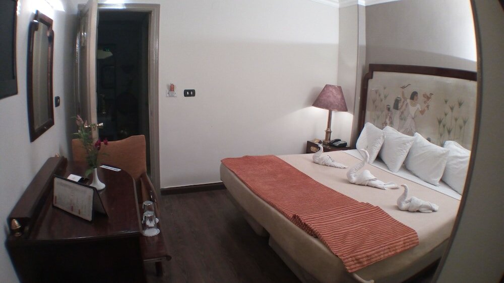 Фото Zayed Hotel