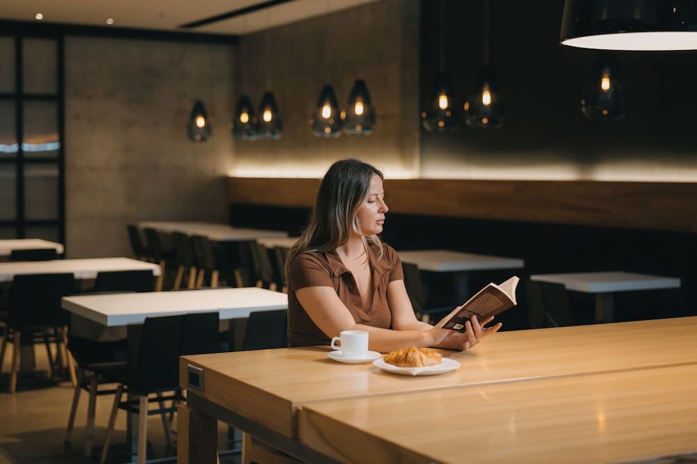 Фото Hotel Le Dauphin Montreal Centre Ville