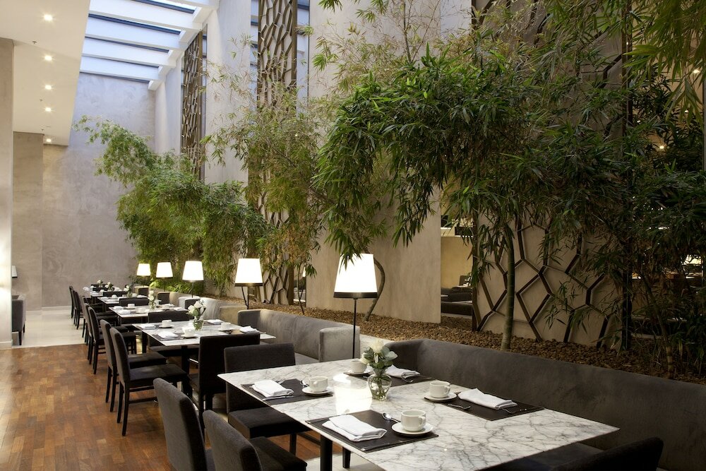 Фото Nh Curitiba The Five