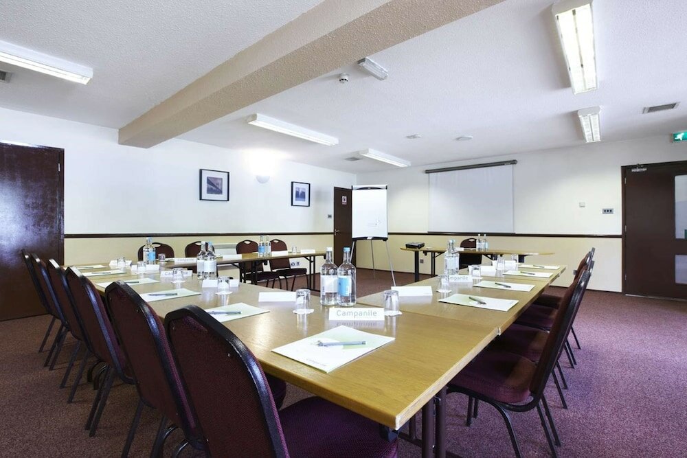 Фото Campanile Milton Keynes