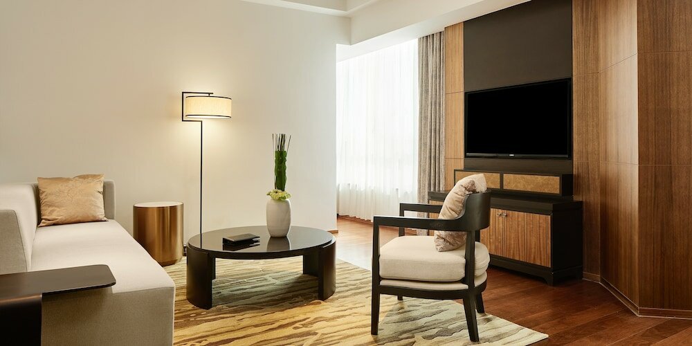 Фото Hualuxe Ningbo Harbor City, an Ihg Hotel