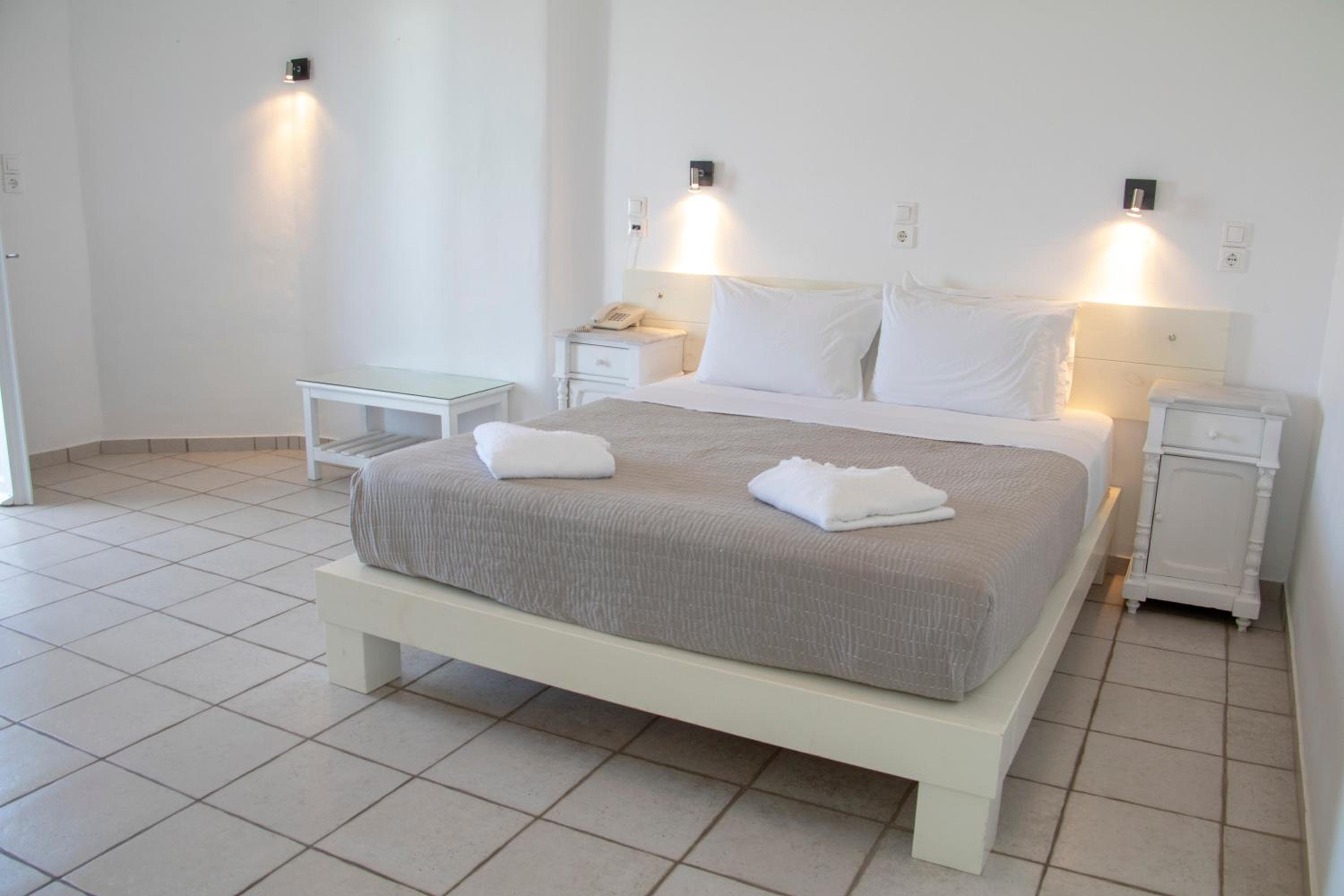 Фото Hotel Manos