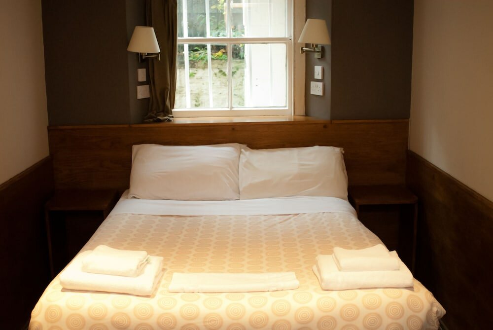 Фото Edinburghhouse Hotel