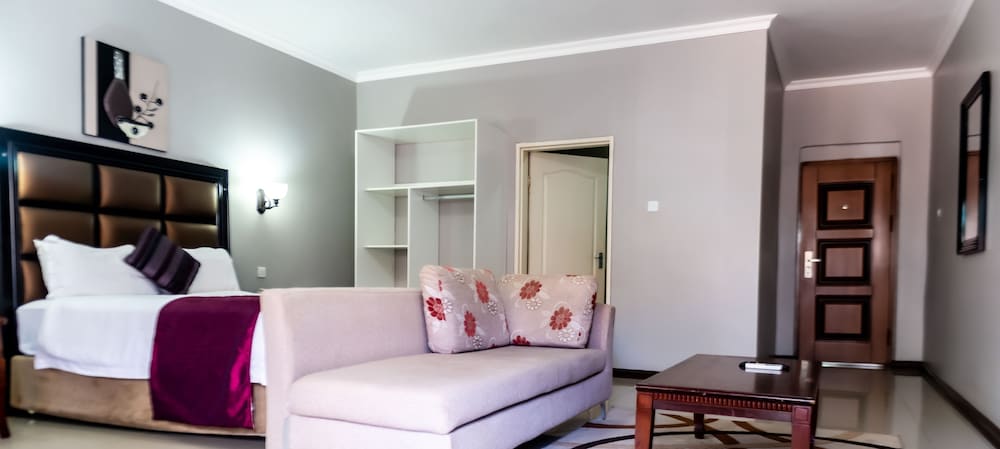 Фото Nomad's Court Lodge