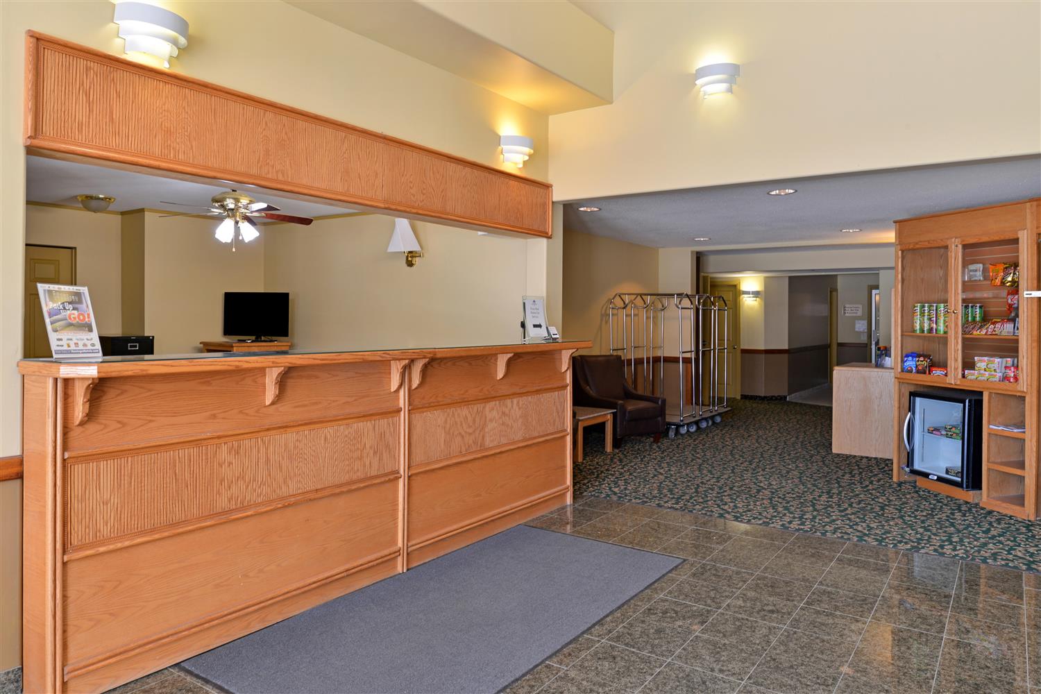 Фото Canadas Best Value Inn Valemount