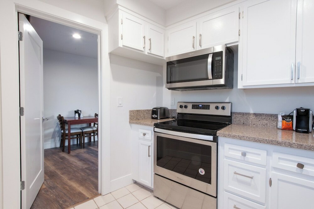 Фото Studio City Court Yard Hotel