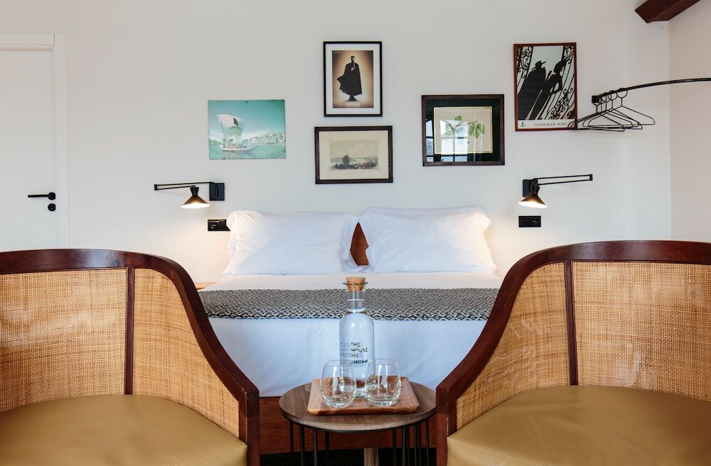 Фото The House of Sandeman Hostel & Suites