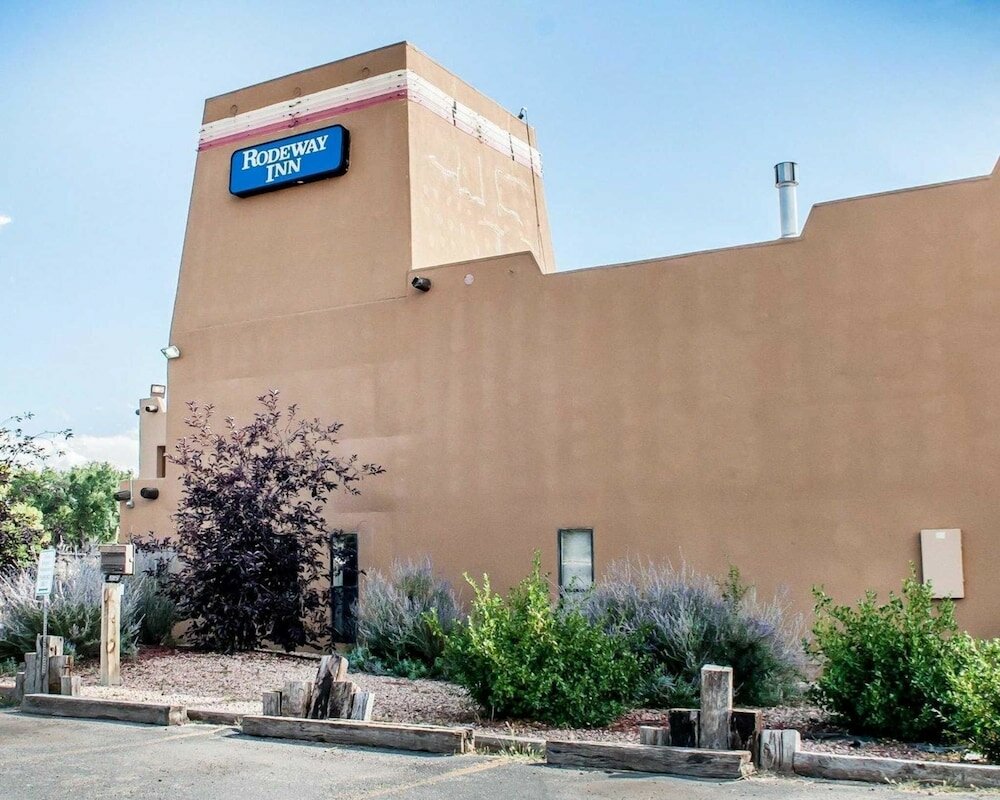 Фото Rodeway Inn of Espanola