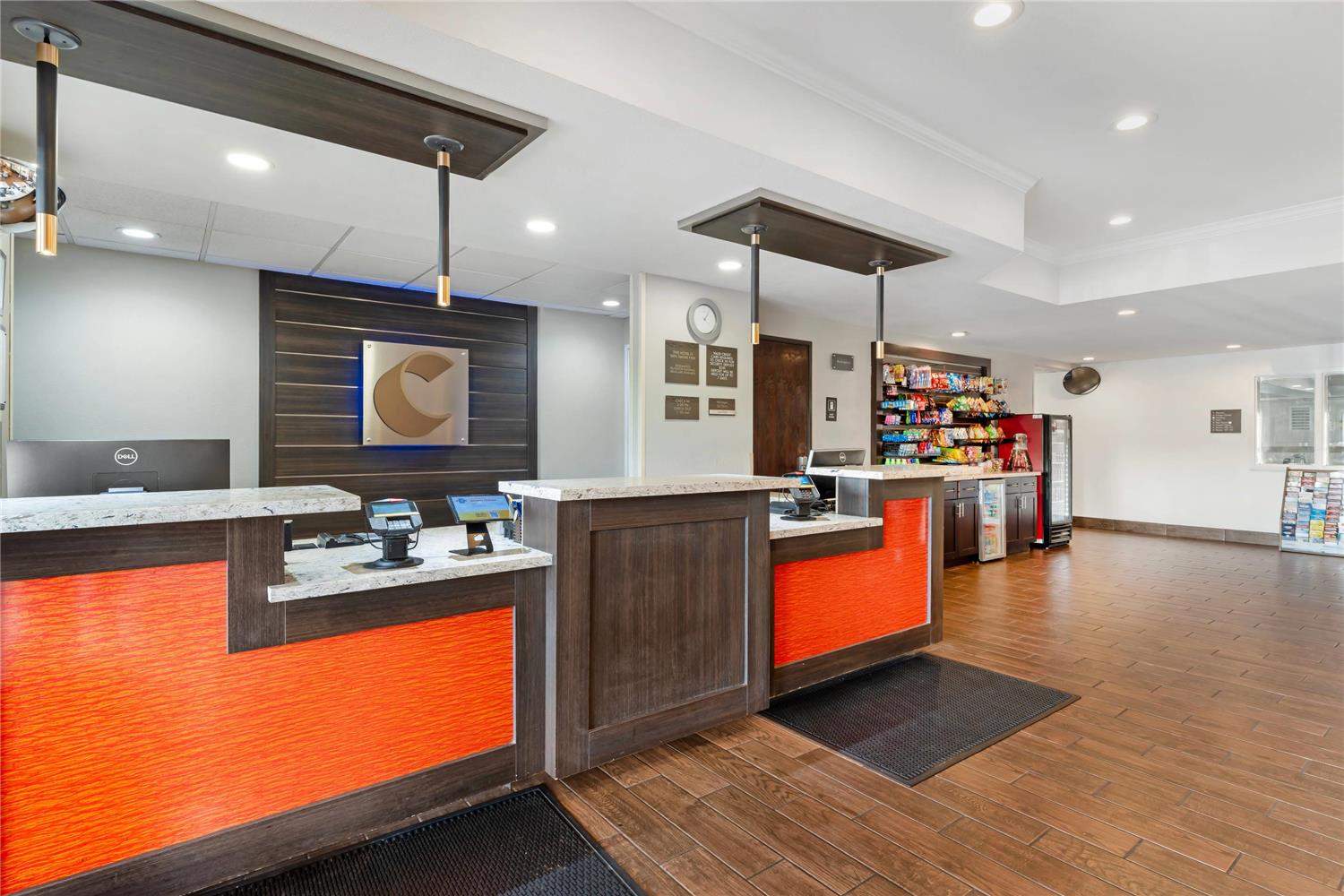 Фото Comfort Inn & Suites Sacramento - University Area