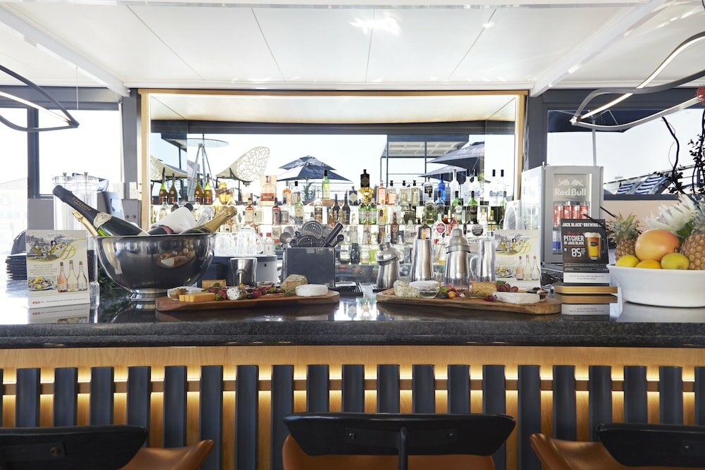 Фото The Hyde All-Suite Hotel