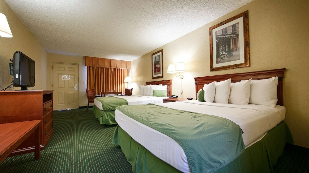 Фото Best Western Orlando East Inn & Suites