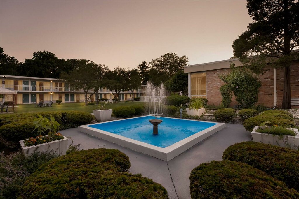 Hotel Howard Johnson by Wyndham Albany, Albany, photo