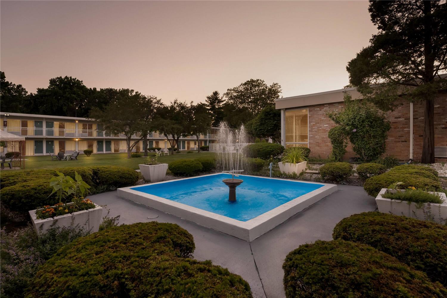 Фото отеля 2