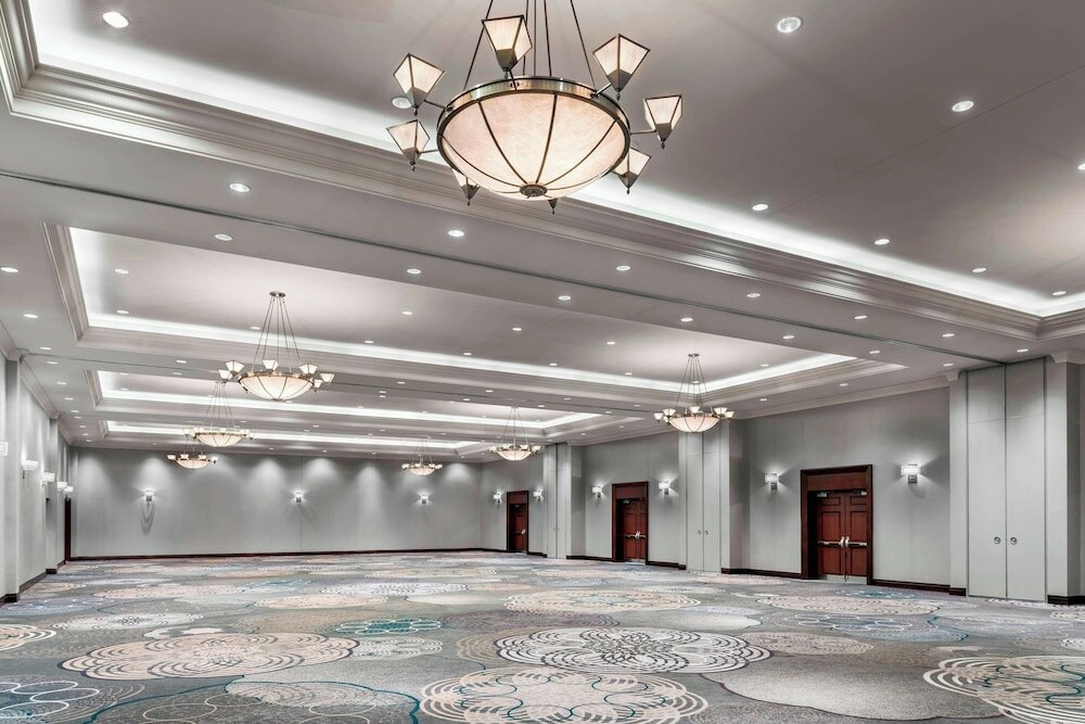 Фото Sheraton Toronto Airport Hotel & Conference Centre