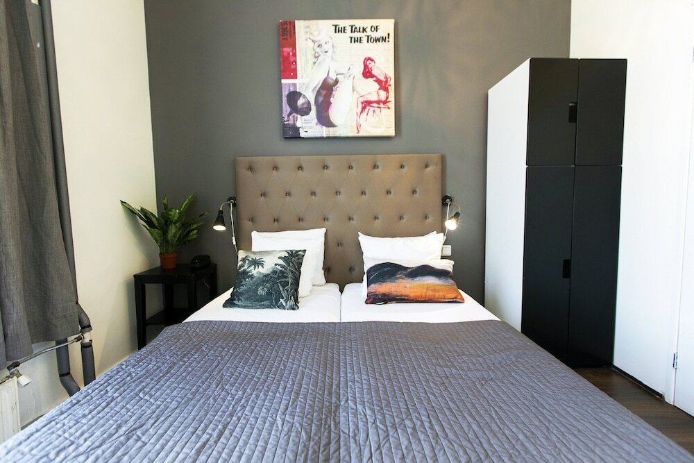 Фото Quentin England Hotel