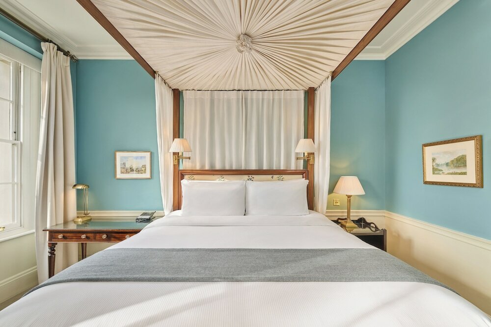 Фото Roseate House London