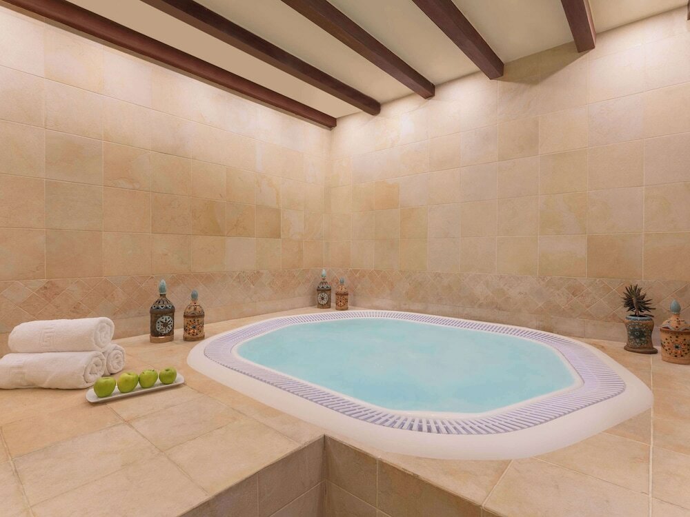 Фото Movenpick Resort & Residence Aqaba