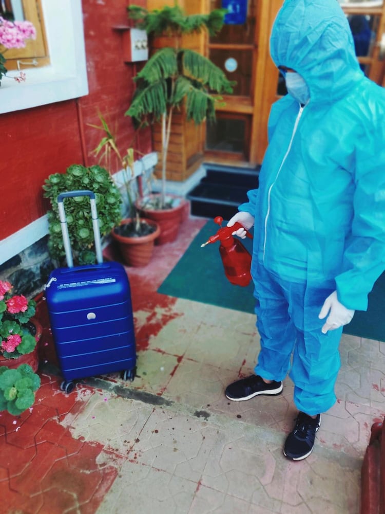 Фото Walisons Hotel