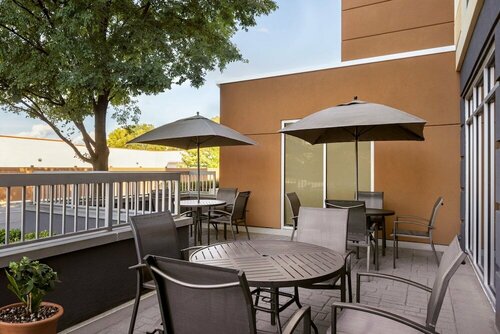 Внешний вид отеля Fairfield Inn & Suites Hershey Chocolate Avenue в Тауншипе Деррях, фото 5