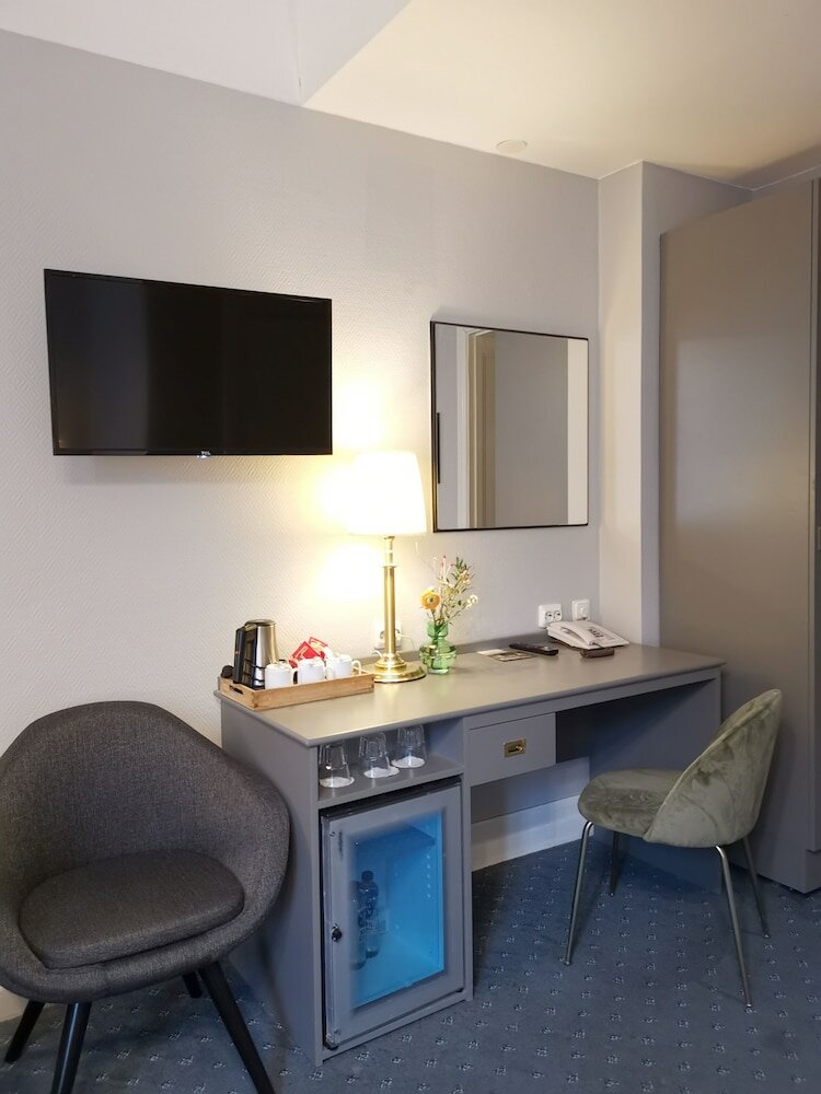 Фото Crystal Plaza Hotel