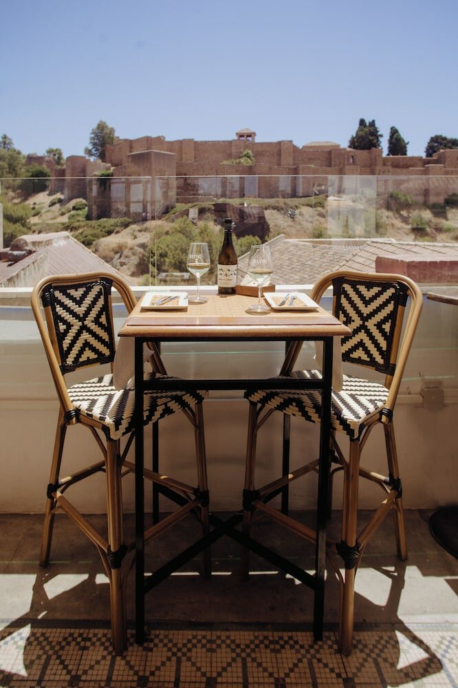 Фото Alcazaba Premium Hostel