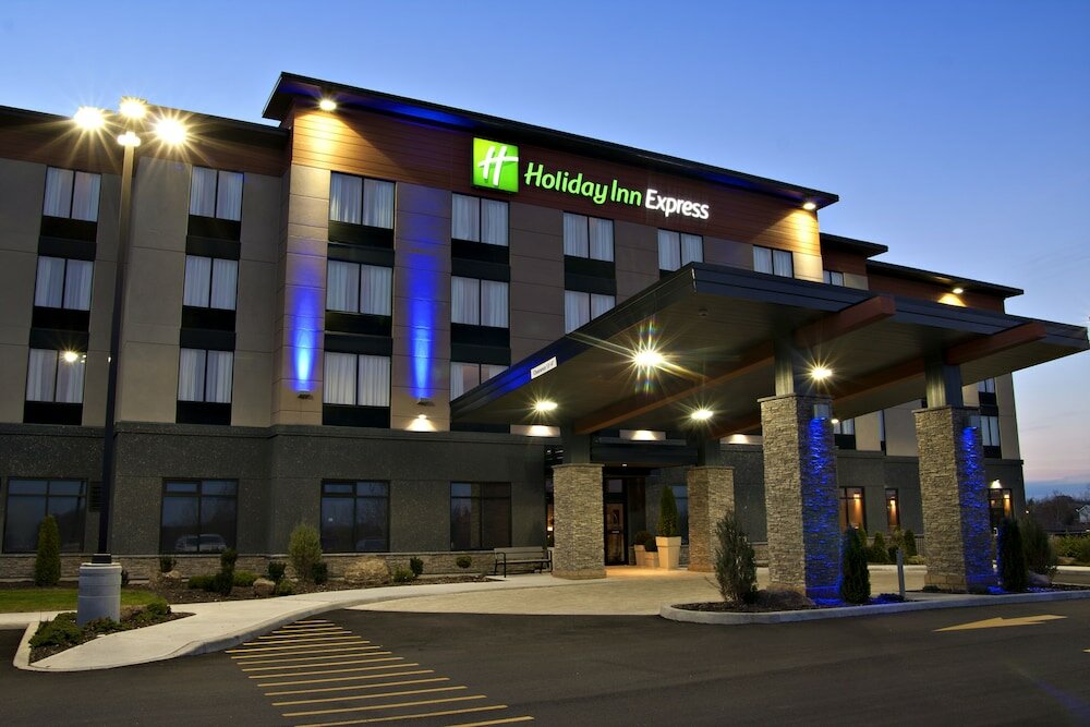 Фото Holiday Inn Express Pembroke