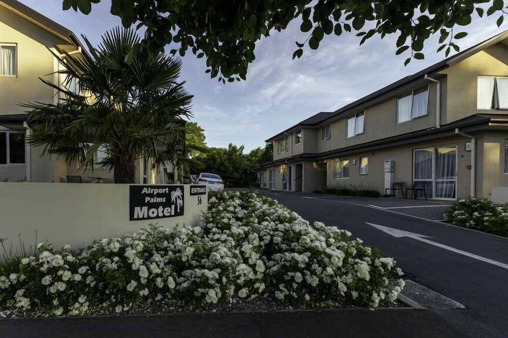 Фото Airport Palms Motel