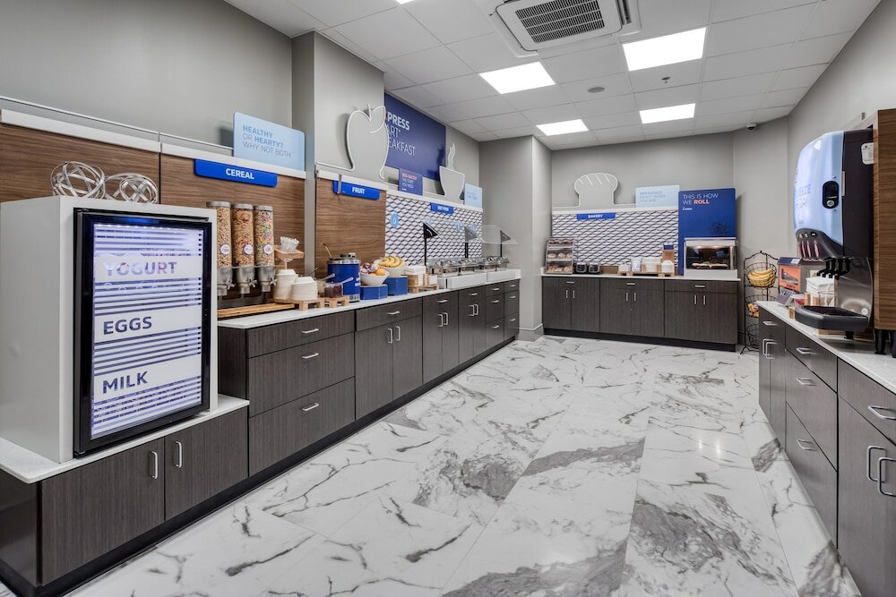 Фото Holiday Inn Express Kansas City Downtown, an Ihg Hotel