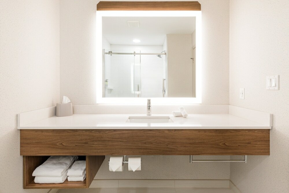 Фото Holiday Inn Express Grande Prairie by IHG